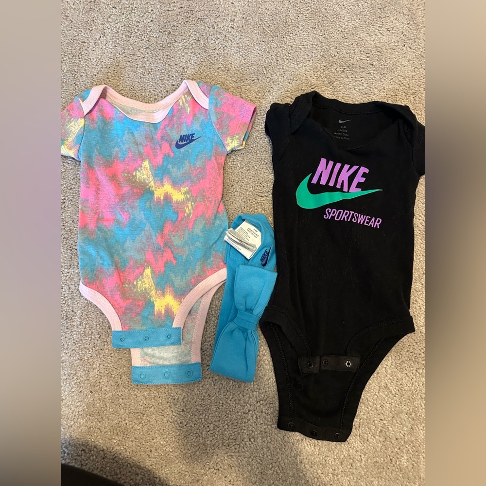 Nike Infant Bodysuits